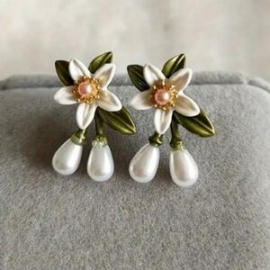 Elegant Floral Pearl Drop Earrings